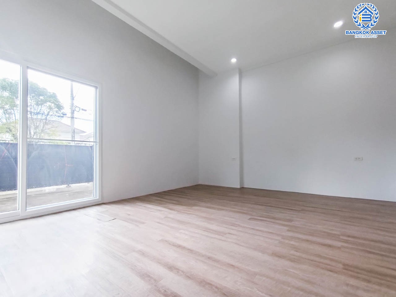 *****บ้านเดี่ยวมือสองนนทบุรี ม.เพอร์เฟคเพลส ราชพฤกษ์ บ้านดีไซน์ทันสมัย หลังมุม หน้าบ้านไม่ชนใคร เนื้อที่กว้าง 85 ตร.ว. ฟังก์ชัน 4 ห้องนอน 3 ห้องน้ำ 2 ที่จอดรถ พร้อมพื้นที่ใช้สอยกว่า 205 ตร.ม. กับทำเลโซนเมือง ที่เชื่อมต่อหลากหลายเส้นทาง หน้าโครงการติดถ.ราชพฤกษ์ ใกล้รถไฟฟ้าสถานี "บางรักน้อยท่าอิฐ"